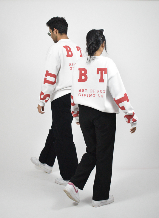 Graphic over size sweat shirt in white color.