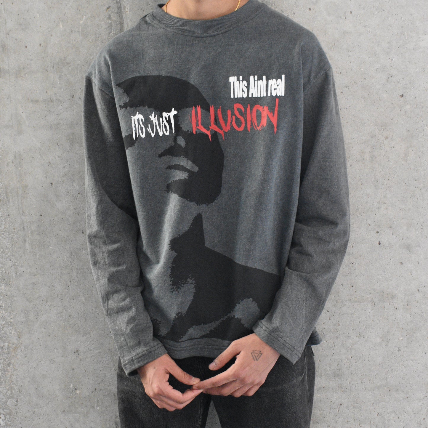 ILLUSION LIGHTWEIGHT SWEATSHIRT