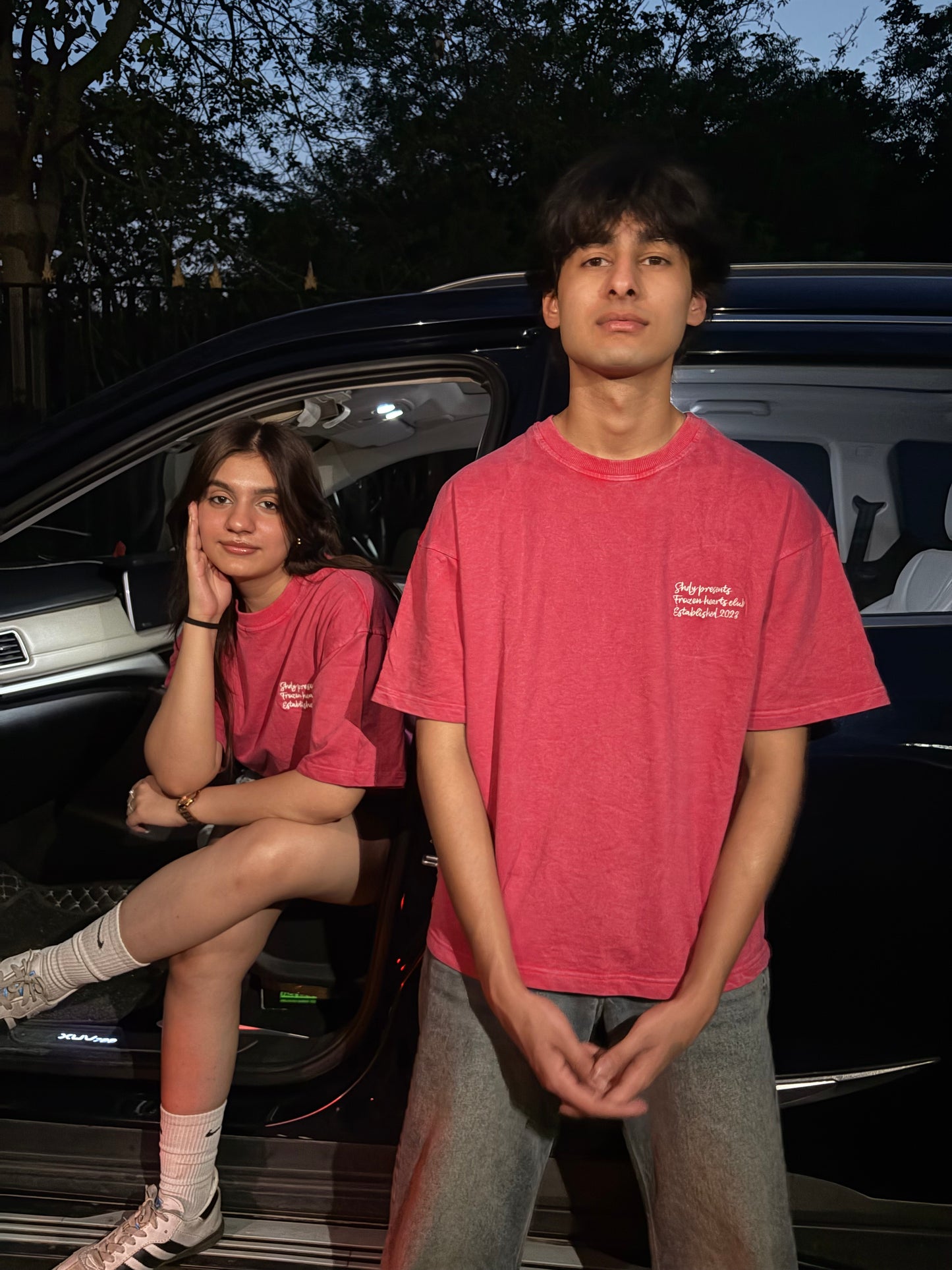 FROZEN HEARTS TEE